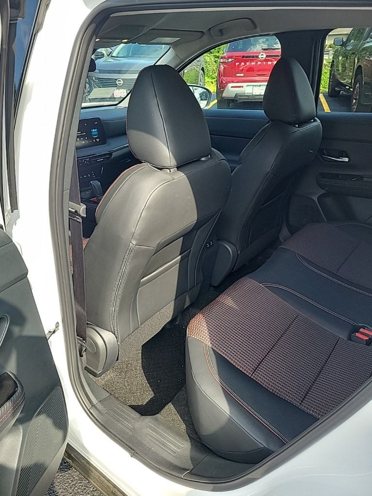 2026 Nissan Kicks SR photo 23