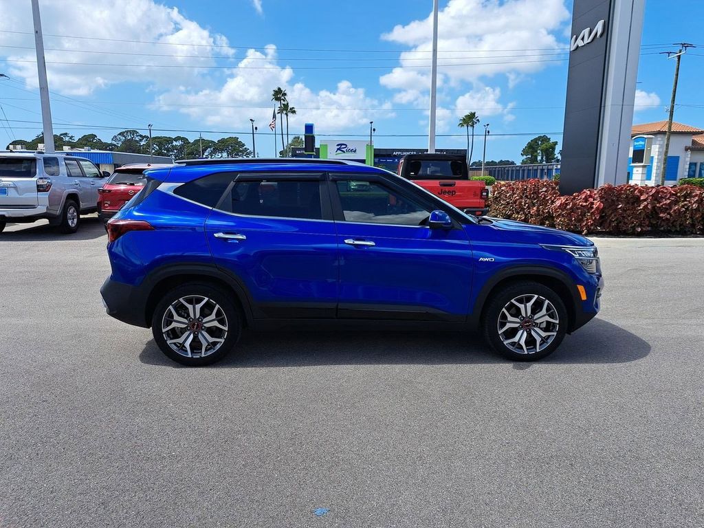 2023 Kia Seltos SX photo 4