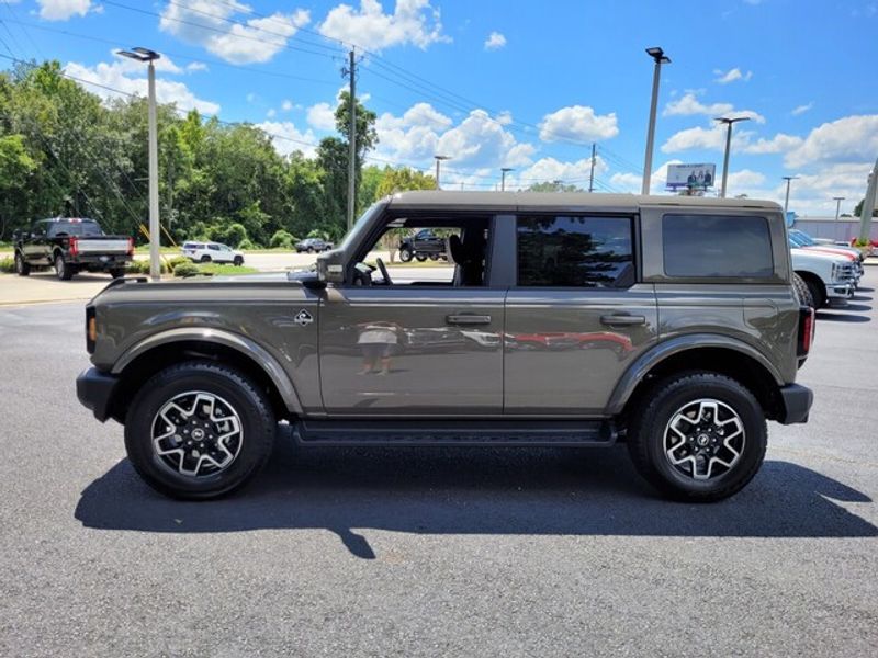 2025 Ford Bronco Outer Banks photo 4