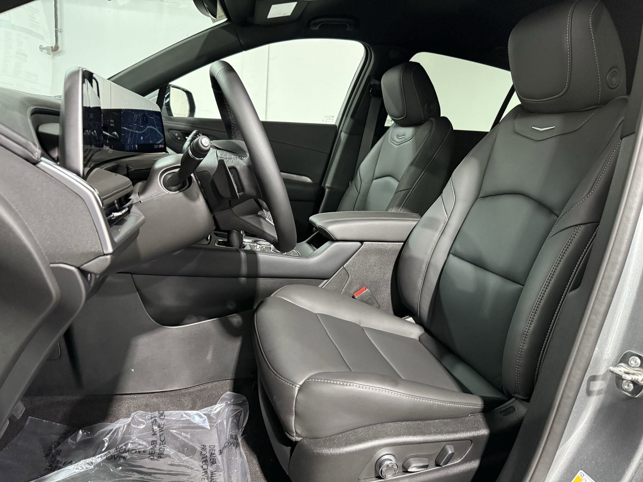 2025 Cadillac XT4 Premium Luxury photo 4