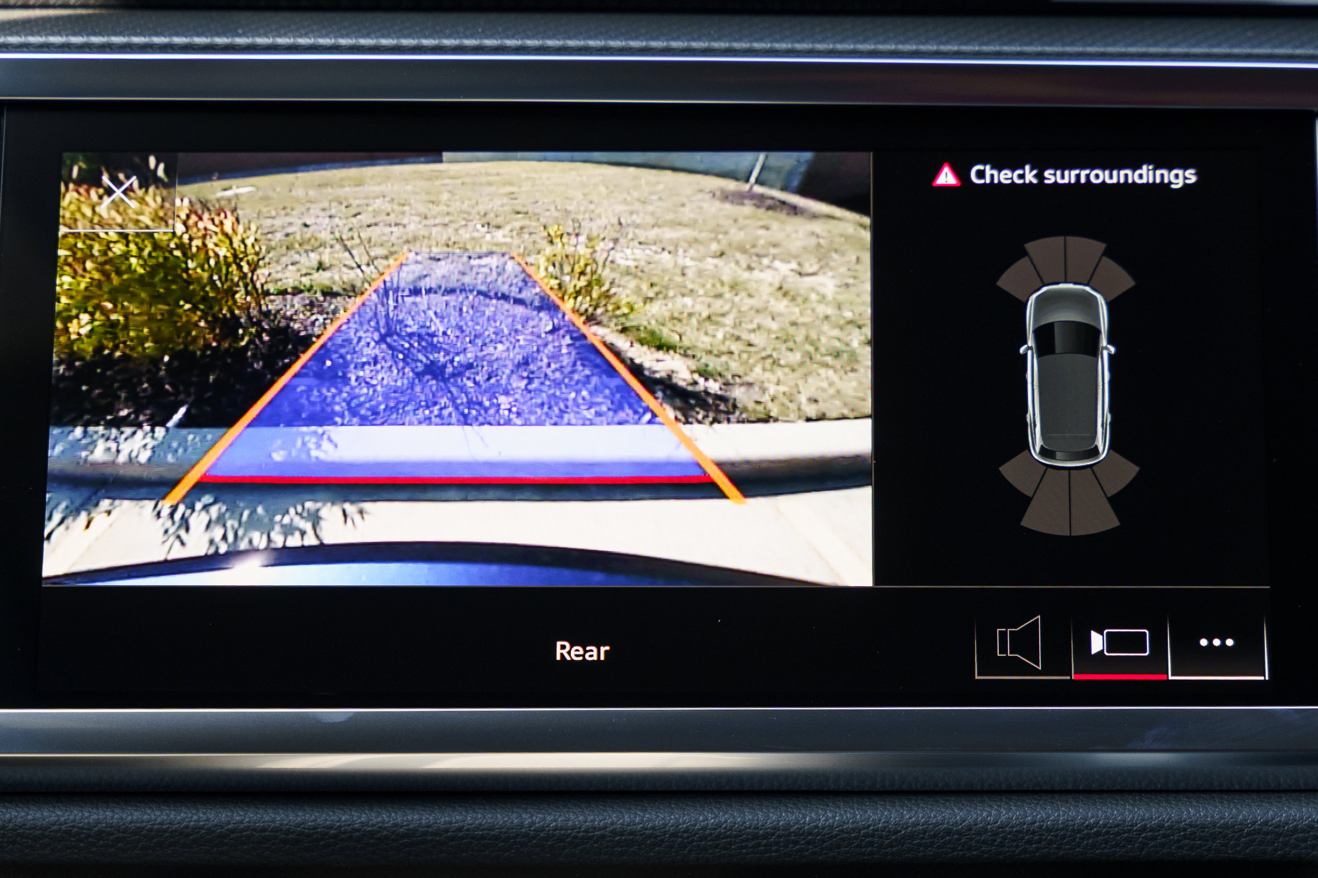 2025 Audi Q3 S line Premium photo 14
