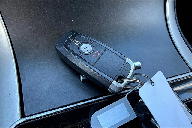 2020 Ford Edge SEL photo 11