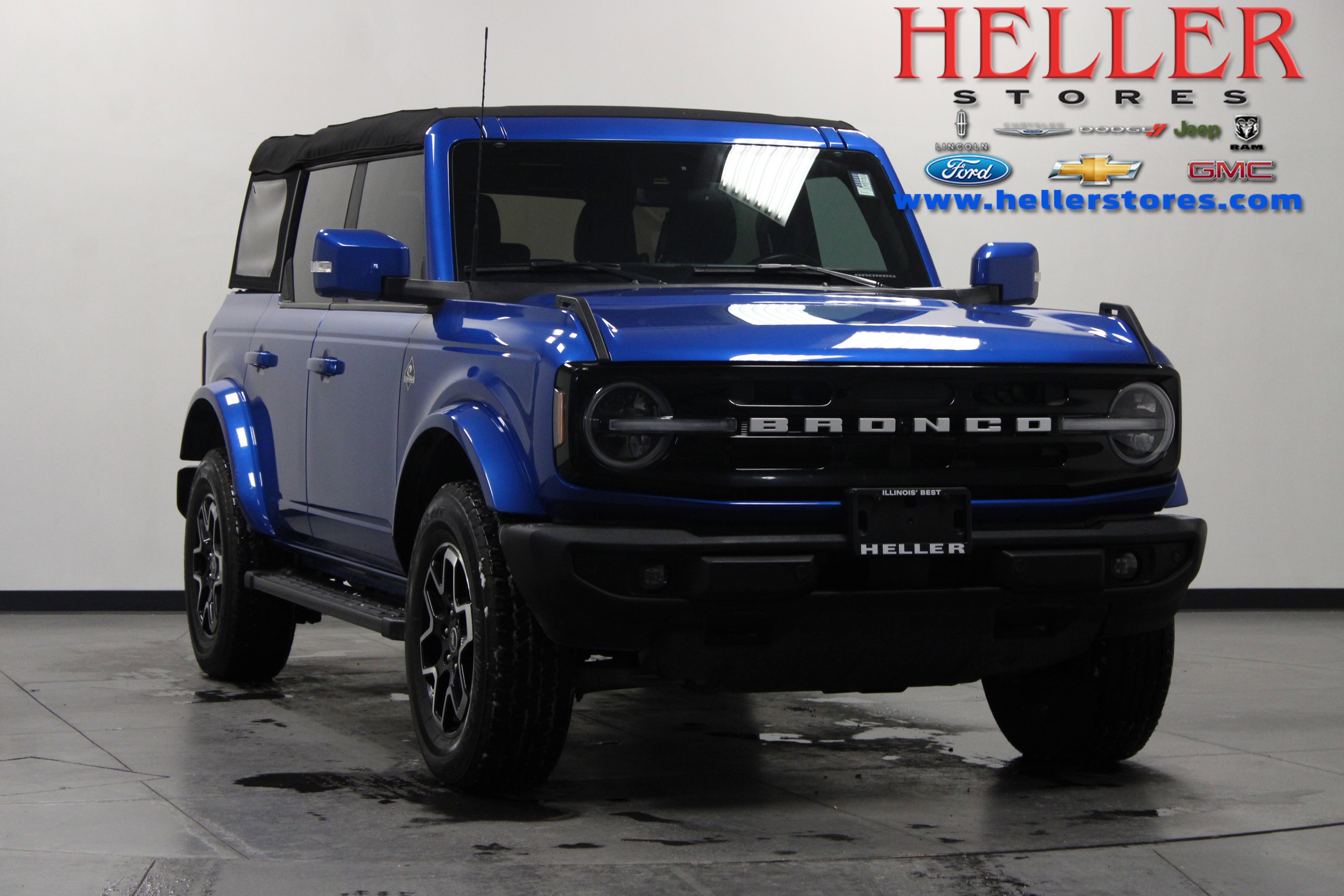 2023 Ford Bronco 4-Door Outer Banks's photo