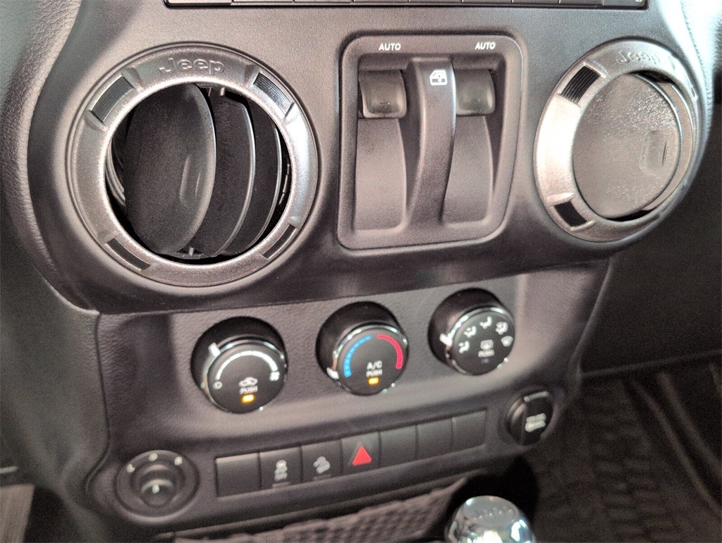 2017 Jeep Wrangler Sport photo 18