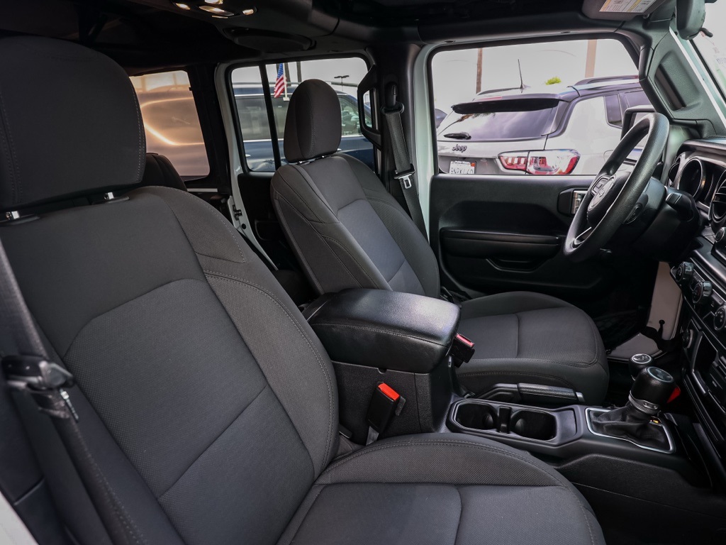 Used 2021 White Jeep Unlimited Sport image 18