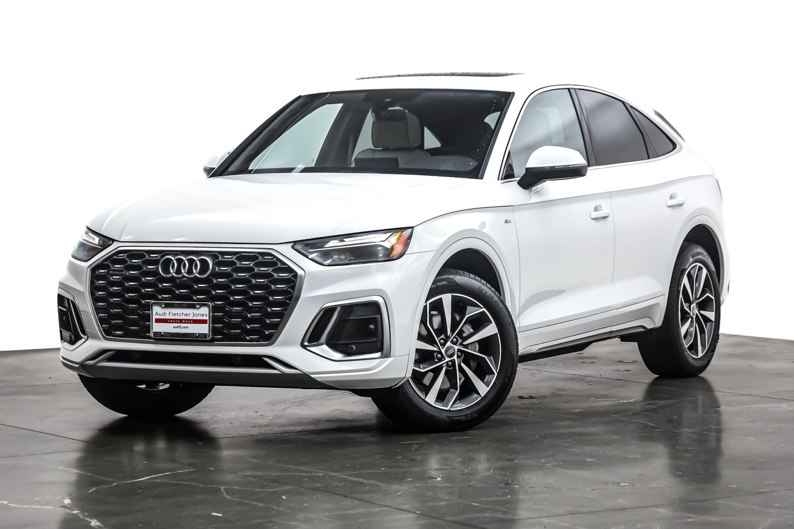 2023 Audi Q5 Sportback Premium's photo