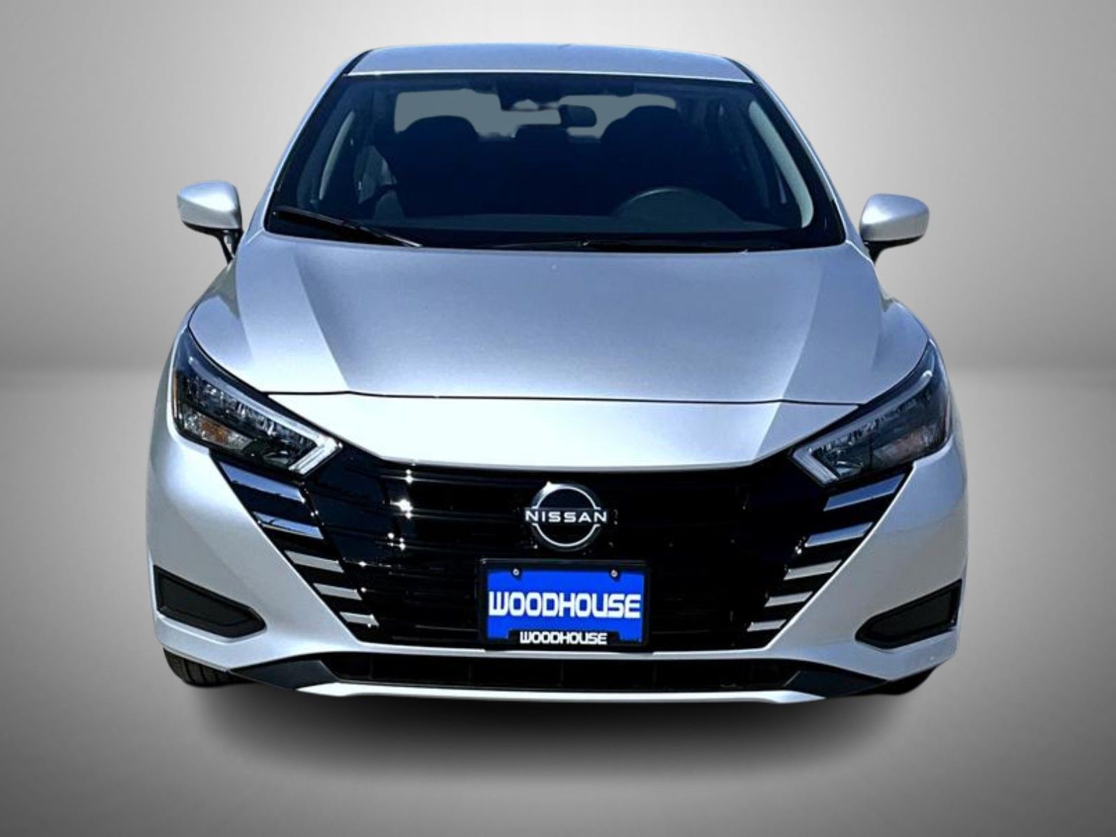 2025 Nissan Versa 1.6 SV photo 2