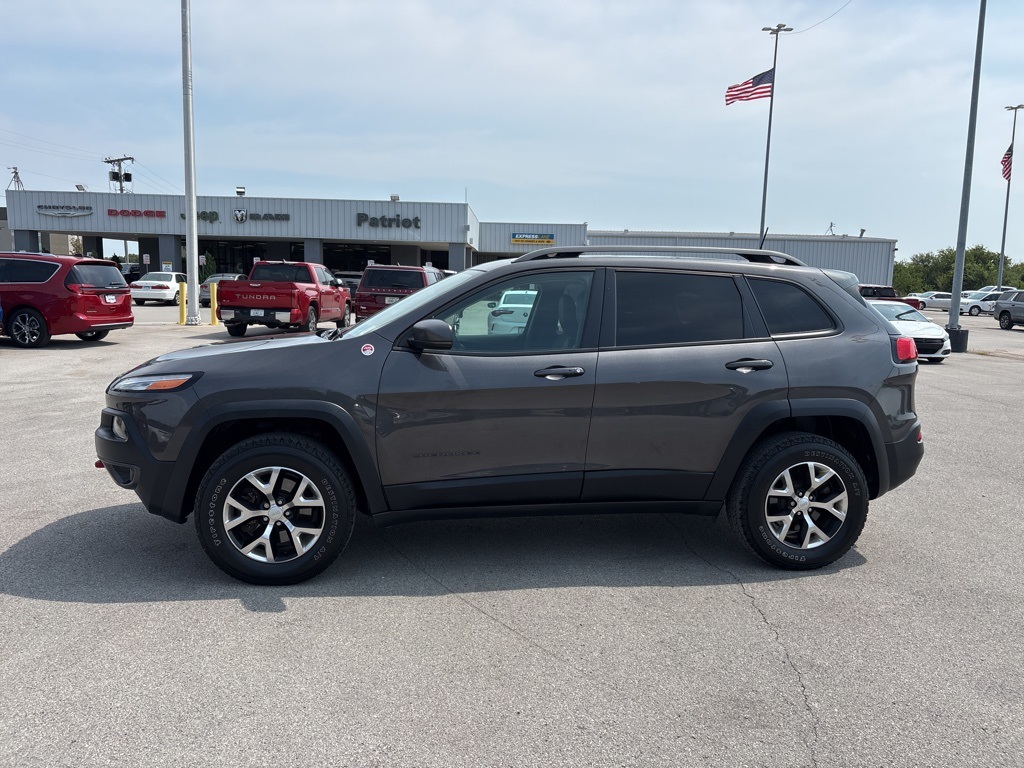 2018 Jeep Cherokee Trailhawk photo 2