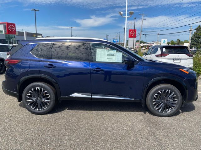 2025 Nissan Rogue Platinum photo 2