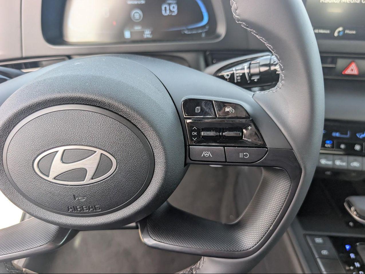 2025 Hyundai Elantra SEL Sport photo 17