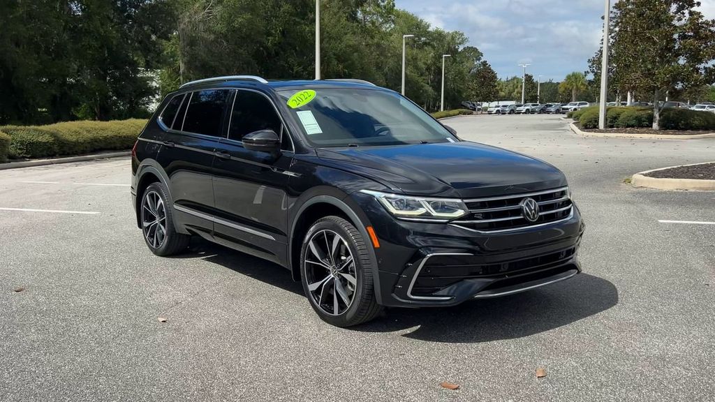 2022 Volkswagen Tiguan SEL Premium R-Line photo 2