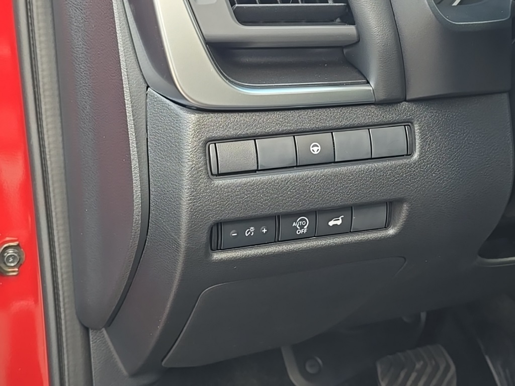 2026 Nissan Rogue SV photo 6