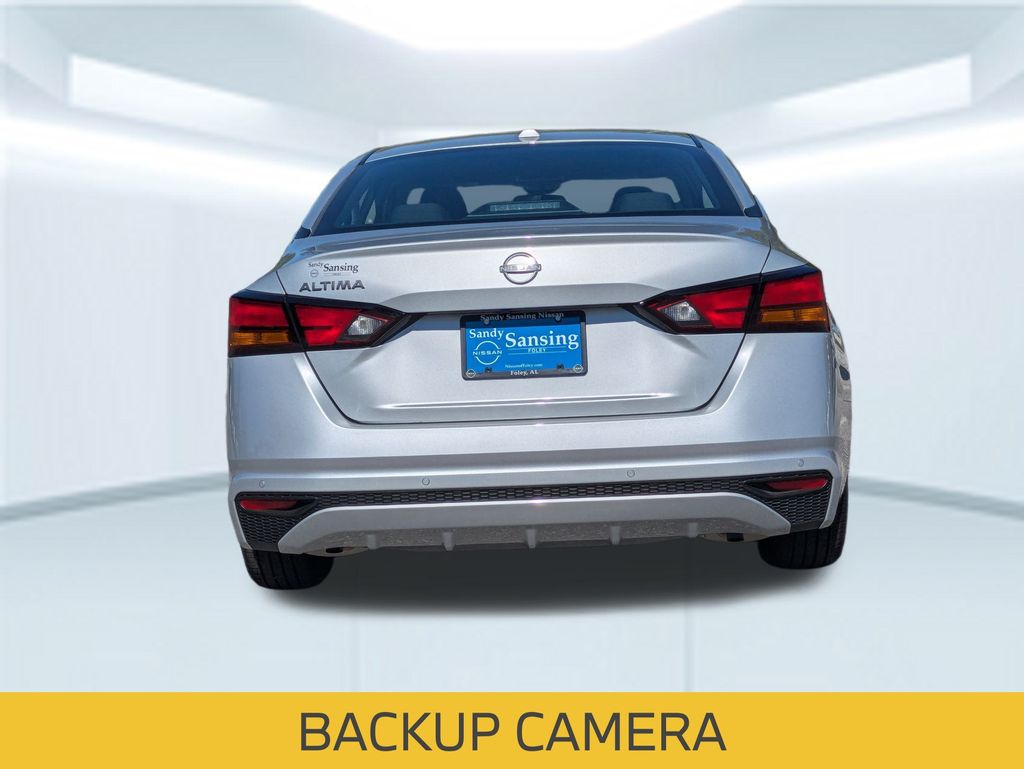 2025 Nissan Altima SV 2.5 photo 4