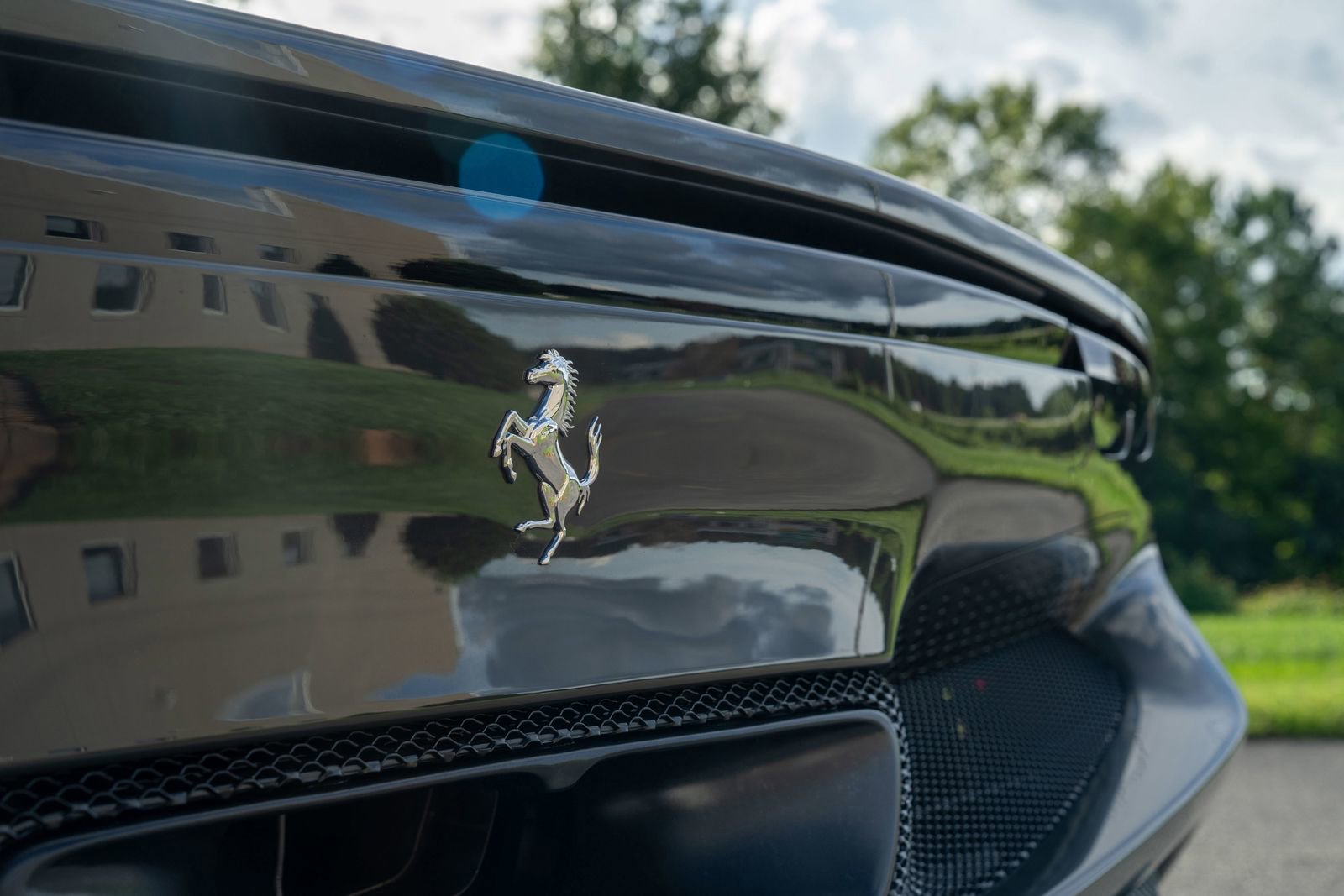 2023 Ferrari 296 GTB Base photo 16