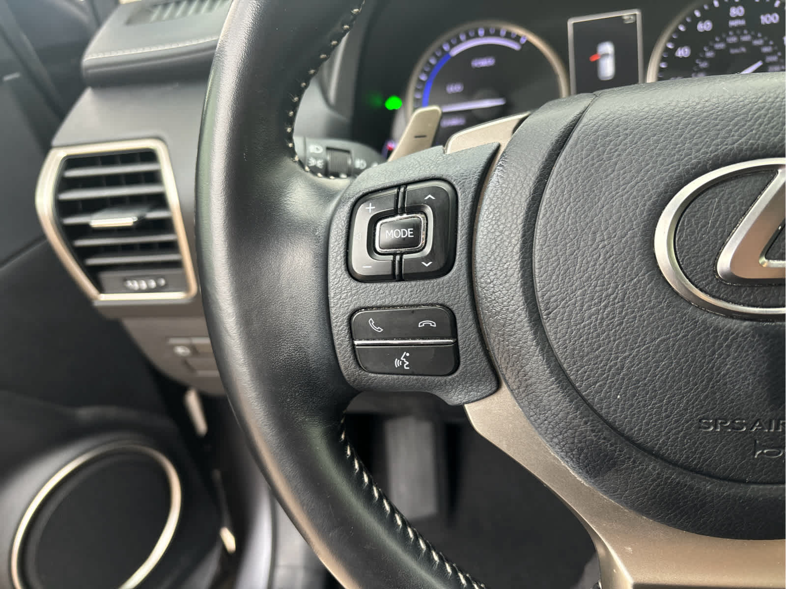 2021 Lexus NX 300h photo 12