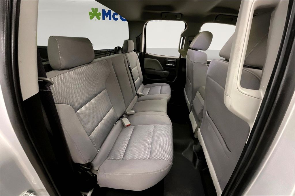 2017 Chevrolet Silverado 1500 Custom photo 27