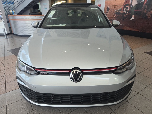 2024 Volkswagen Golf GTI SE photo 3