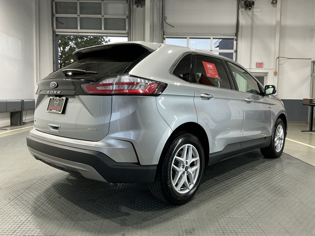 2024 Ford Edge SEL photo 4