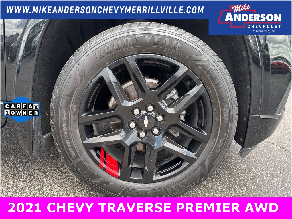 2021 Chevrolet Traverse Premier photo 2
