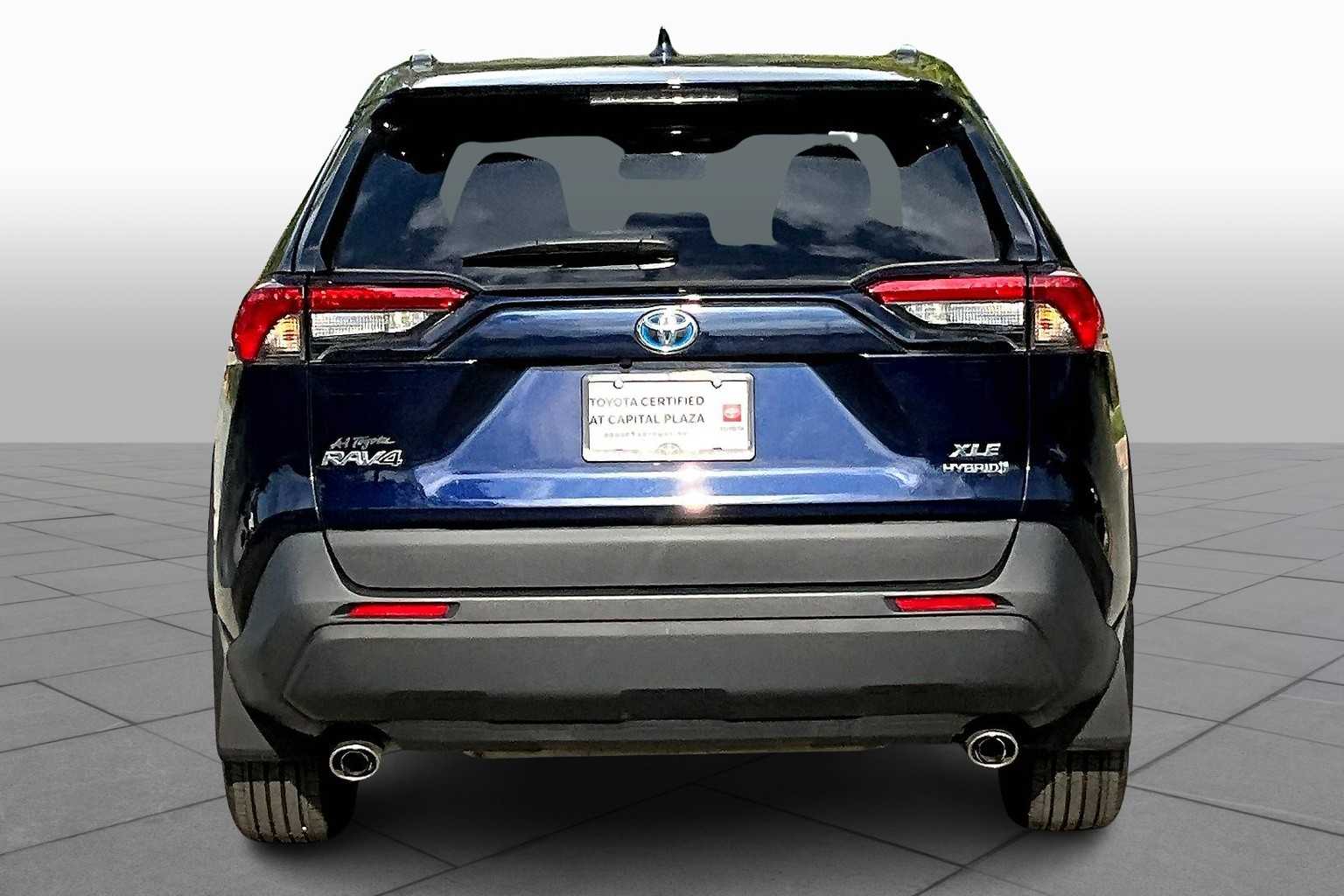 2022 Toyota RAV4 Hybrid XLE photo 4