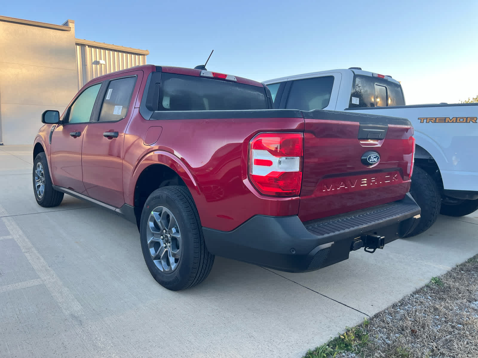 2025 Ford Maverick XLT photo 3