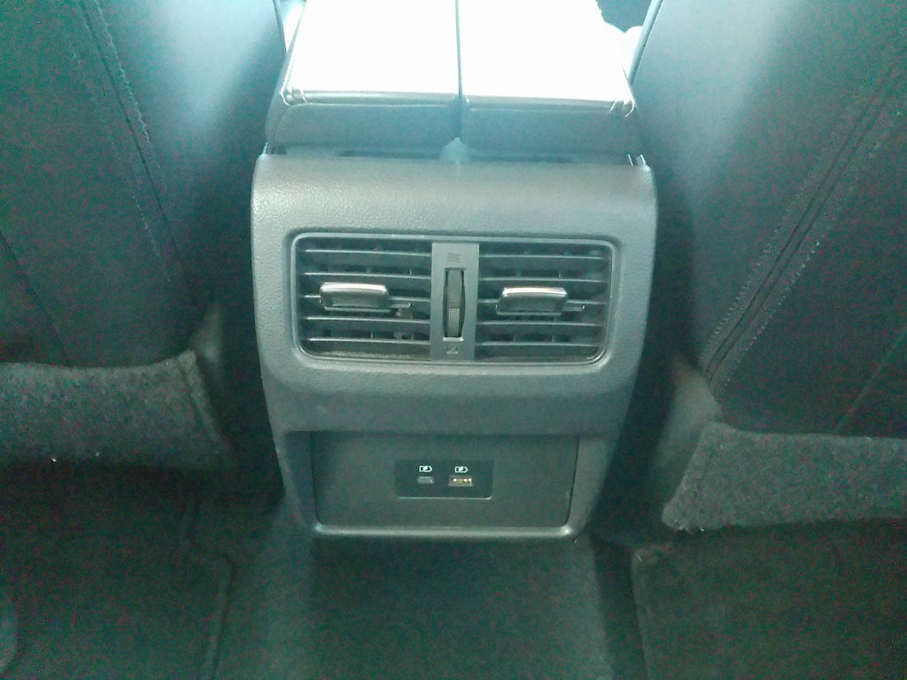 2021 Nissan Rogue SV photo 28