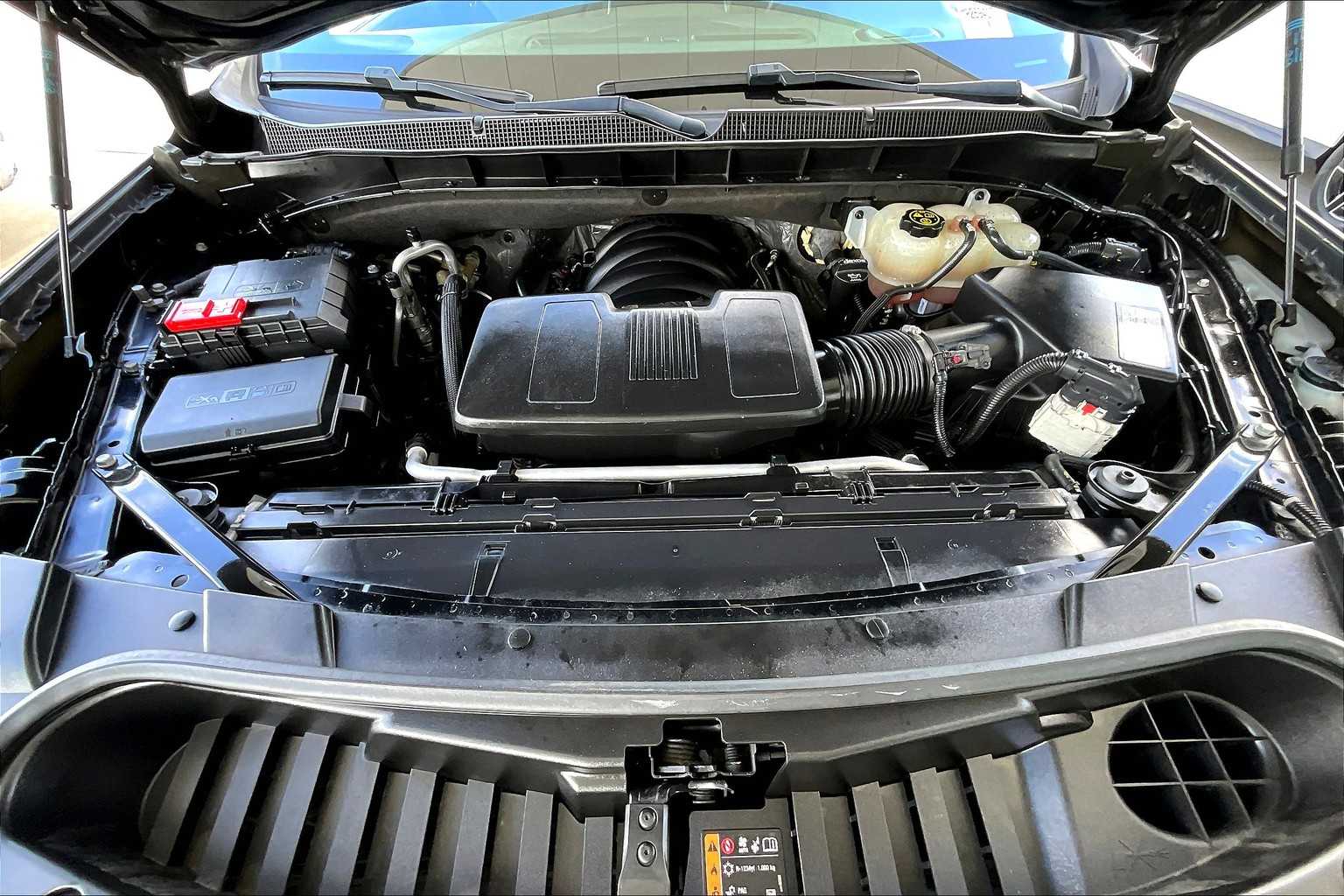 2021 Chevrolet Suburban RST photo 25