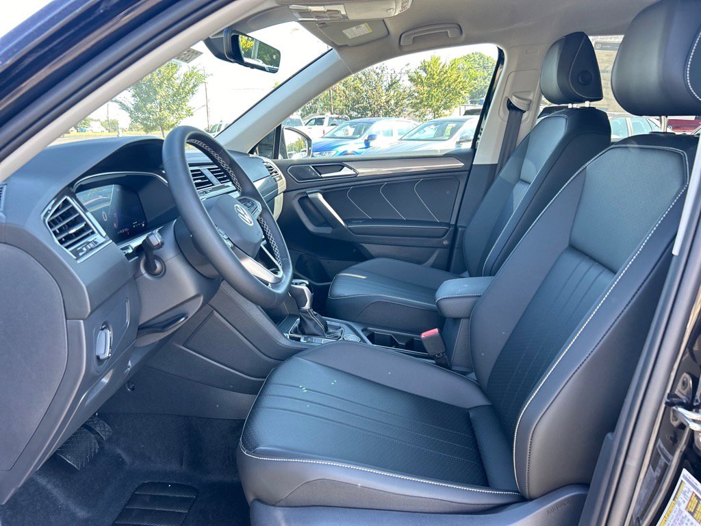 2024 Volkswagen Tiguan SE photo 4
