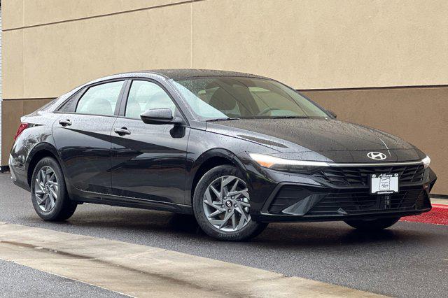 2026 Hyundai Elantra Hybrid Blue photo 2