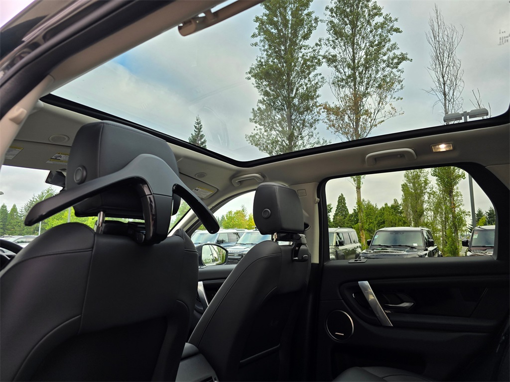 2025 Land Rover Discovery Sport S photo 24