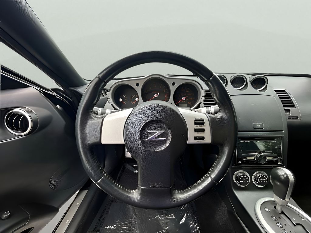 2004 Nissan 350Z Touring photo 11