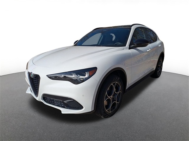 2025 Alfa Romeo Stelvio Base's photo
