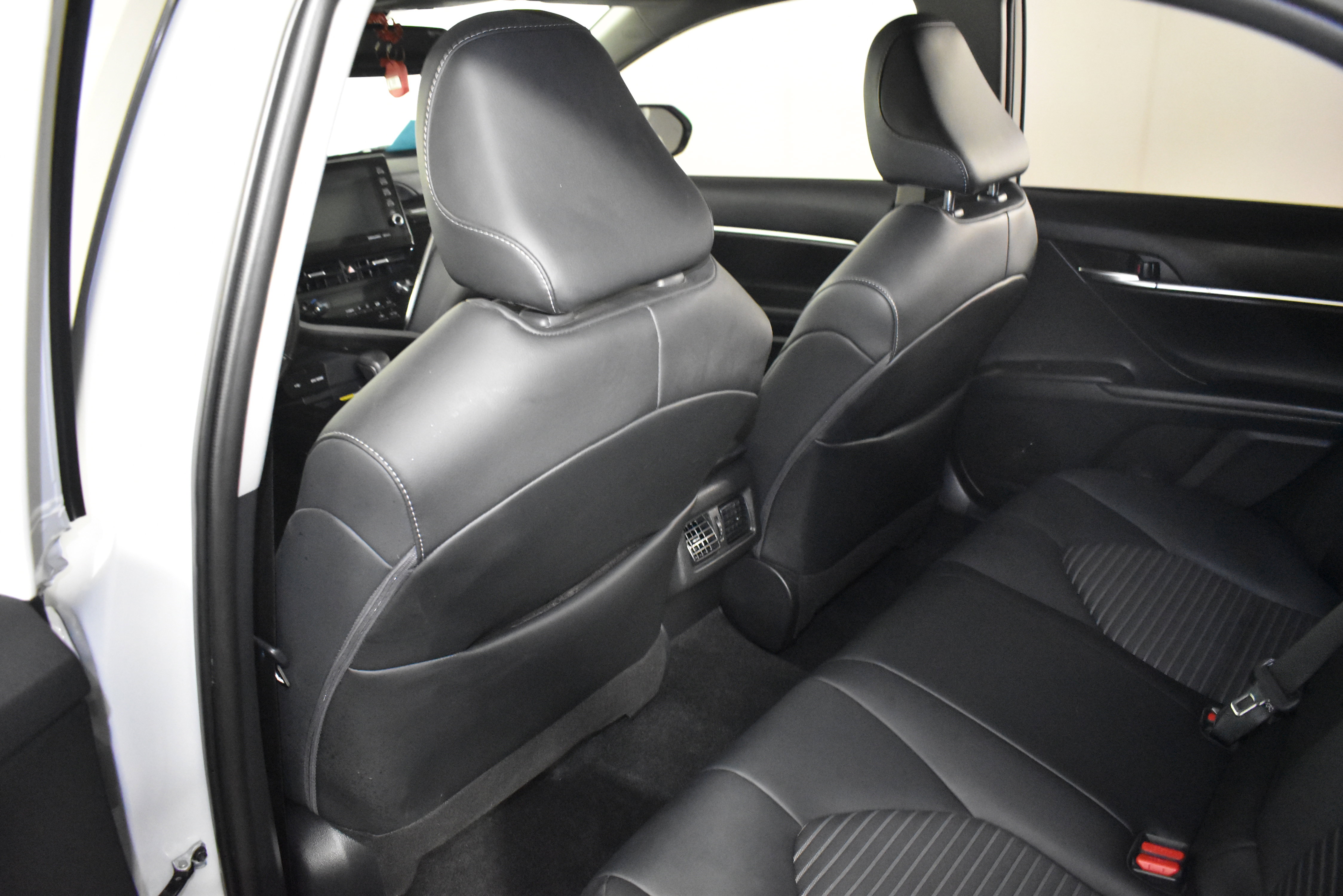 2024 Toyota Camry SE photo 4