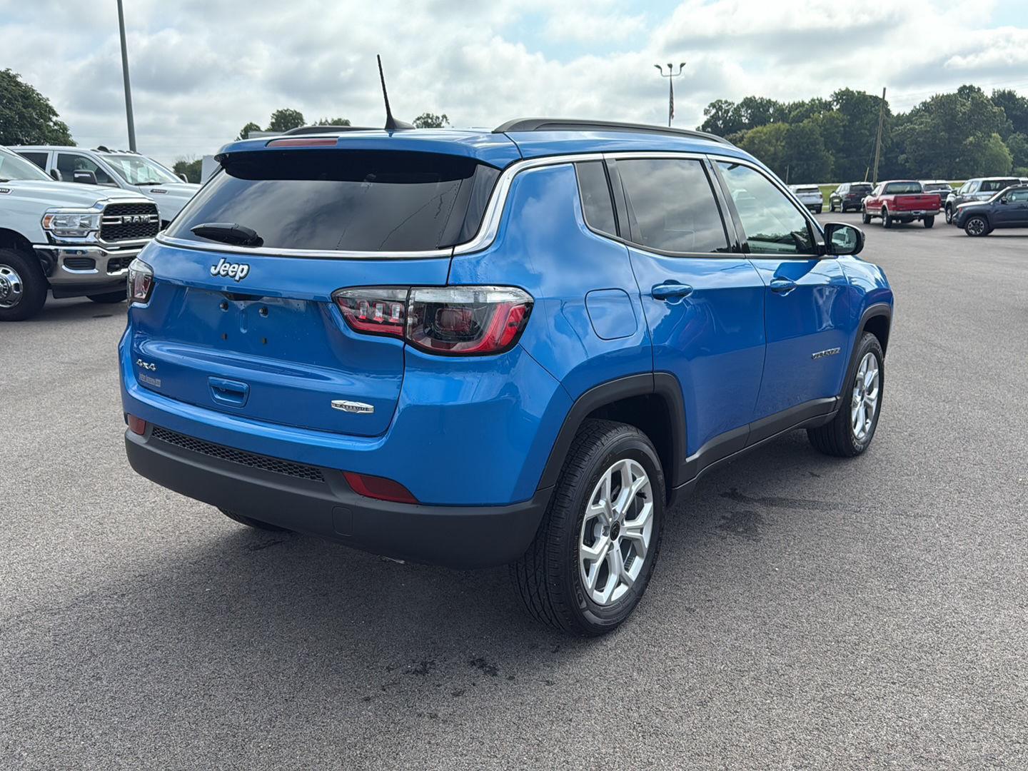2025 Jeep Compass Latitude photo 15