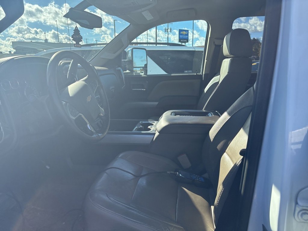 2019 Chevrolet Silverado 3500HD LTZ photo 3