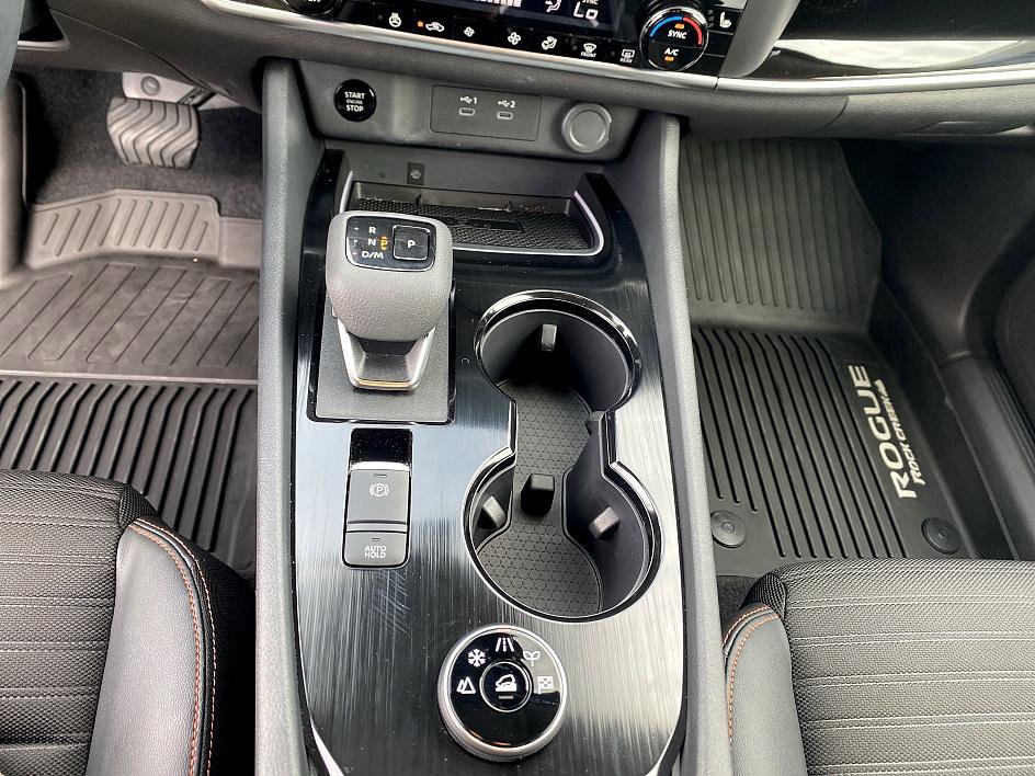 2025 Nissan Rogue SV photo 11
