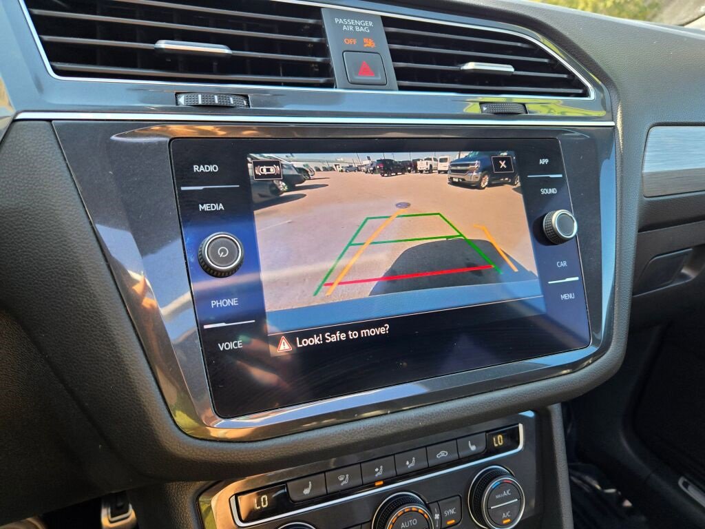2021 Volkswagen Tiguan SE photo 25