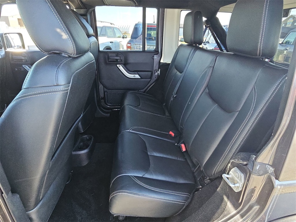 2016 Jeep Wrangler Unlimited Sahara photo 37