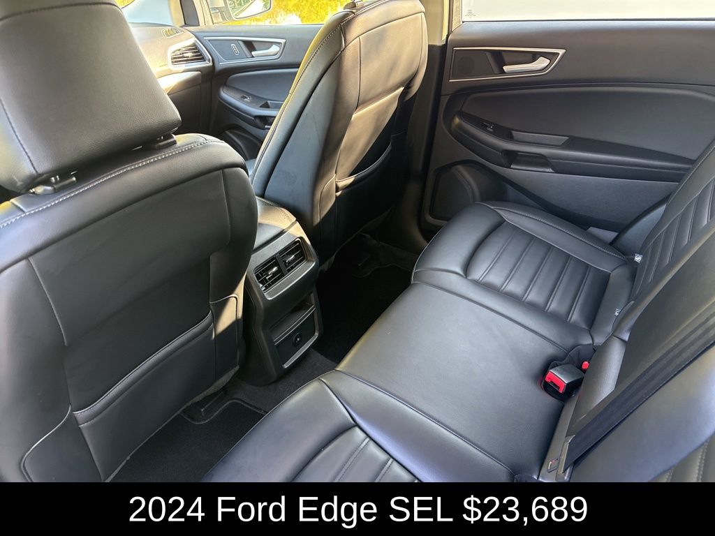 2024 Ford Edge SEL photo 14