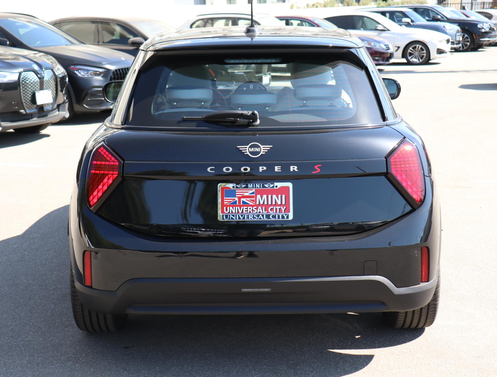 2026 Mini Cooper 4 Door Hardtop Signature photo 4