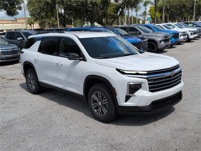 2026 Chevrolet Traverse photo 2
