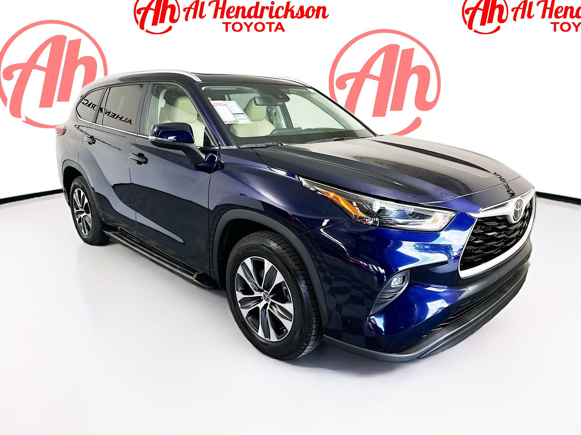 2023 Toyota Highlander XLE's photo
