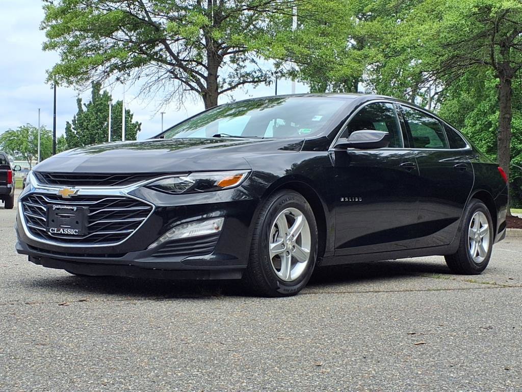 2023 Chevrolet Malibu 1LT photo 2