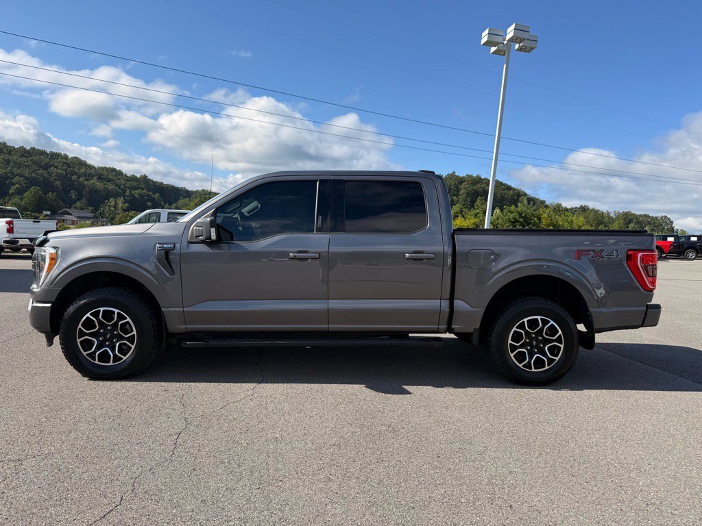 2021 Ford F-150 XLT photo 2