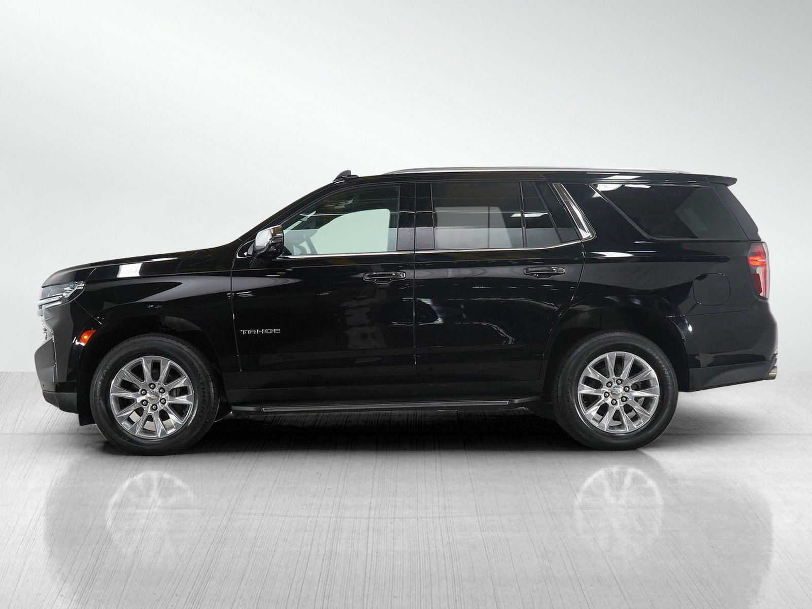 Used 2021 Chevrolet Tahoe Premier with VIN 1GNSKSKD6MR337277 for sale in White Bear Lake, Minnesota