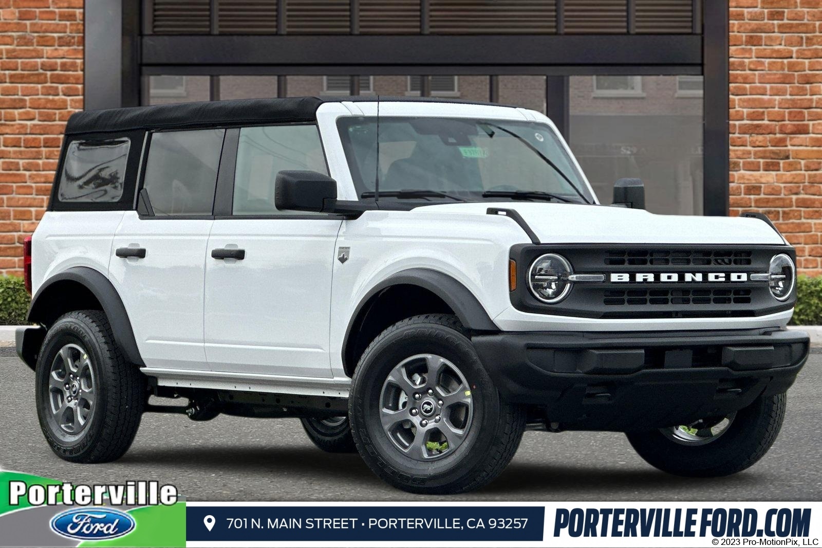 2025 Ford Bronco 4-Door Big Bend's photo