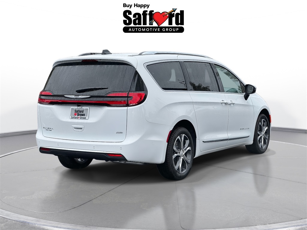 2026 Chrysler Pacifica Pinnacle photo 9