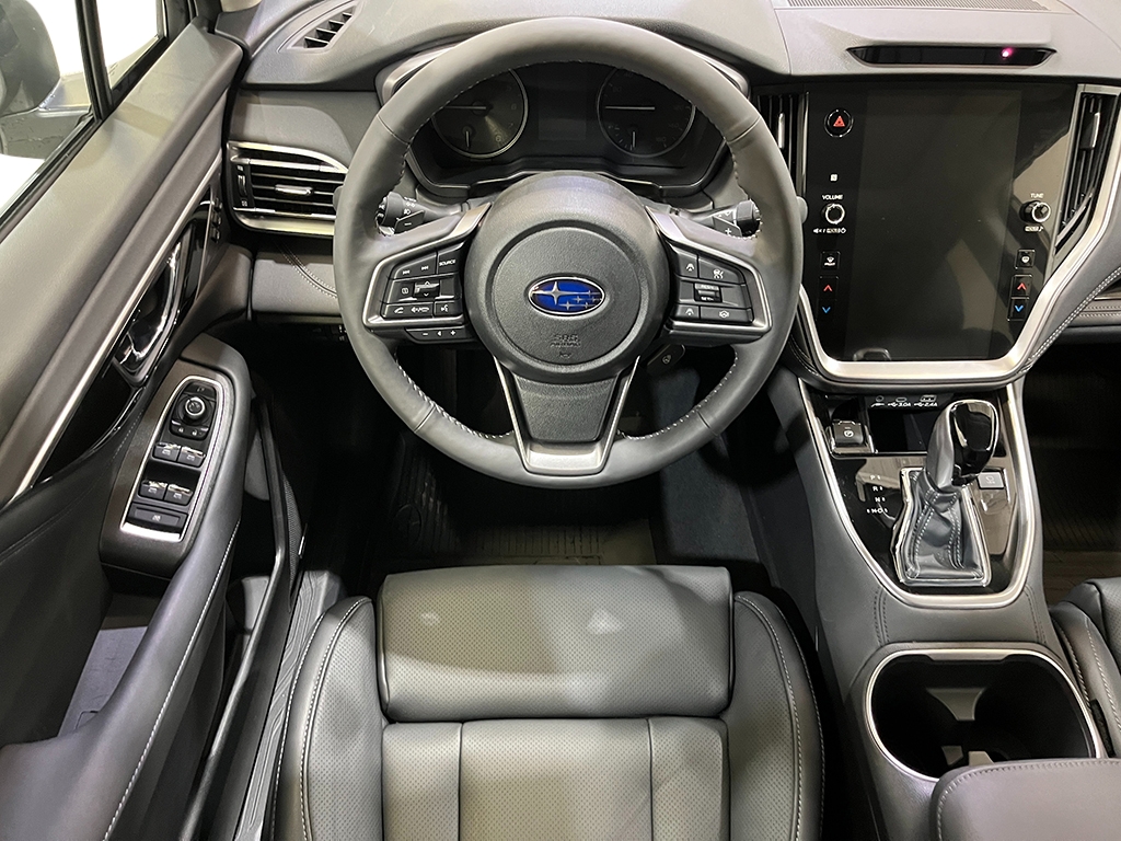 2025 Subaru Outback Touring XT photo 9