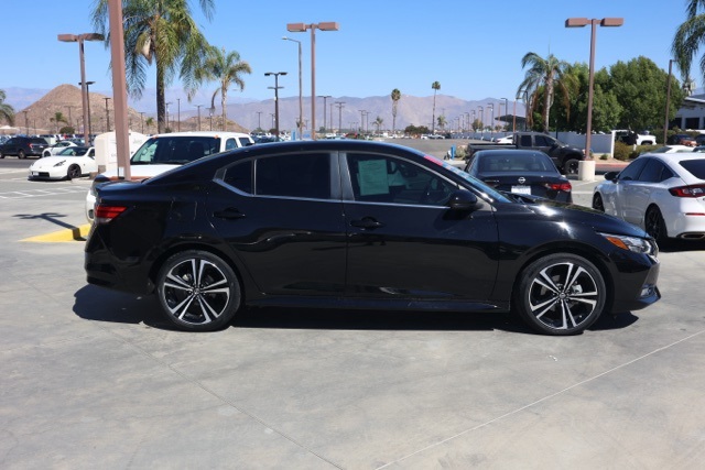 2022 Nissan Sentra SR photo 2