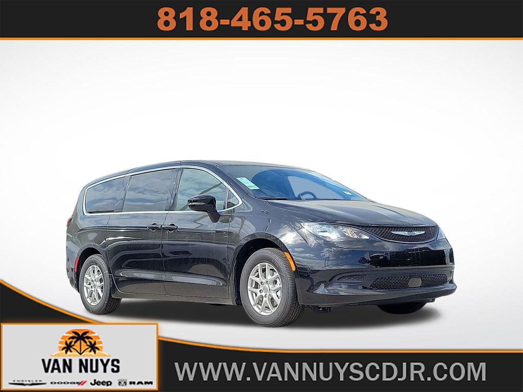 2025 Chrysler Voyager LX